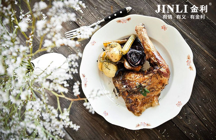 既"油烟机",何生"集成灶"