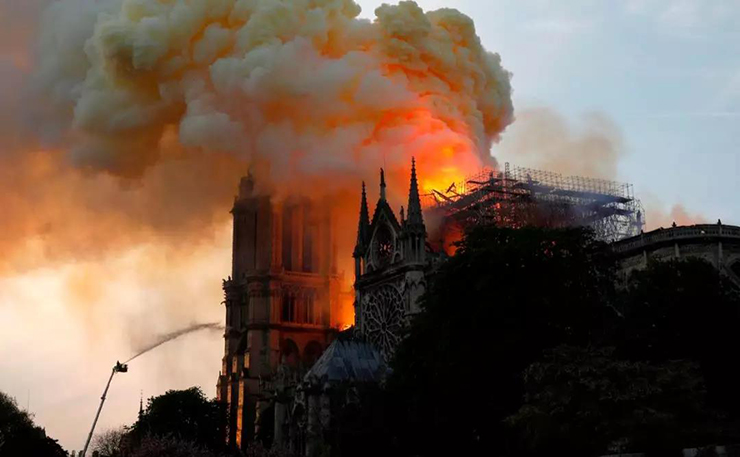 大火毁坏巴黎圣母院，而厨房安全还是得靠金利集成灶！