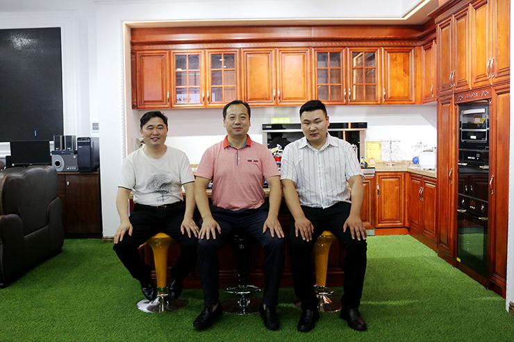 广东中外名酒行有限公司执行董事杜永建一行莅临金利公司参观考察