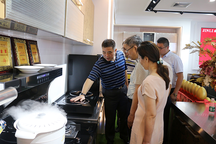 热烈欢迎顺德江苏商会领导一行莅临金利公司考察并指导工作