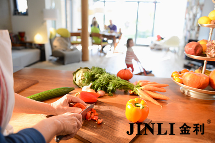 金利集成灶：拒绝油腻腻的油烟气，让厨房更有生气