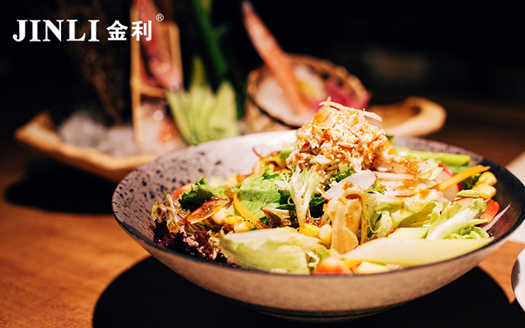 厨房调料瓶瓶罐罐多？不如用上金利集成灶做个减法吧！