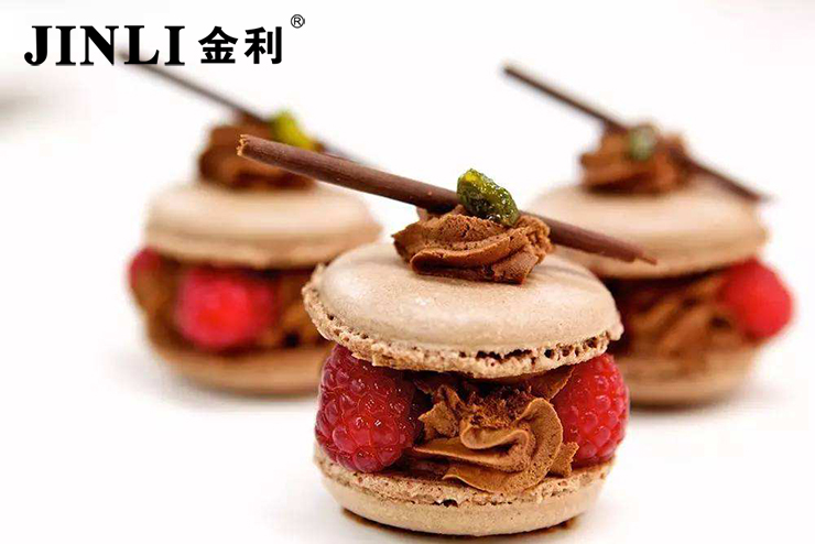 厌倦了老式家庭的中式厨房？不如试试中西合璧的装修风格吧！