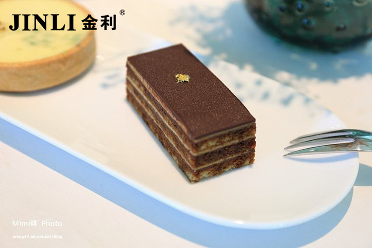 橱柜讲究布局巧妙，厨电讲究实用，金利集成灶成了优先选择