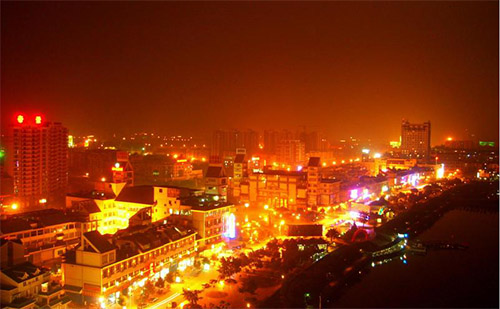 一对90后小情侣加入金利四川眉山地区风景