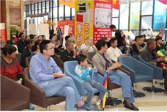 金利集成灶湖北襄阳天贸城开业活动现场图